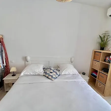 : Commandant Andre/florian Pieton Apartment *